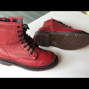 (few scratches) never worn. No box